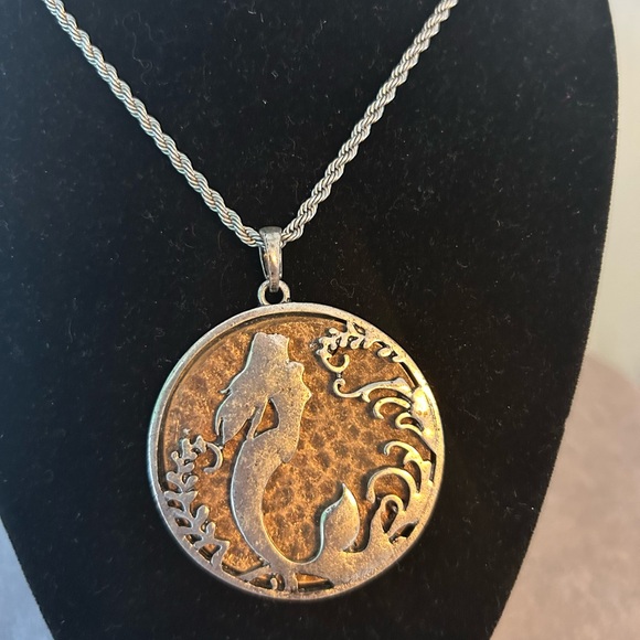 Mermaid Necklace - Picture 5 of 6